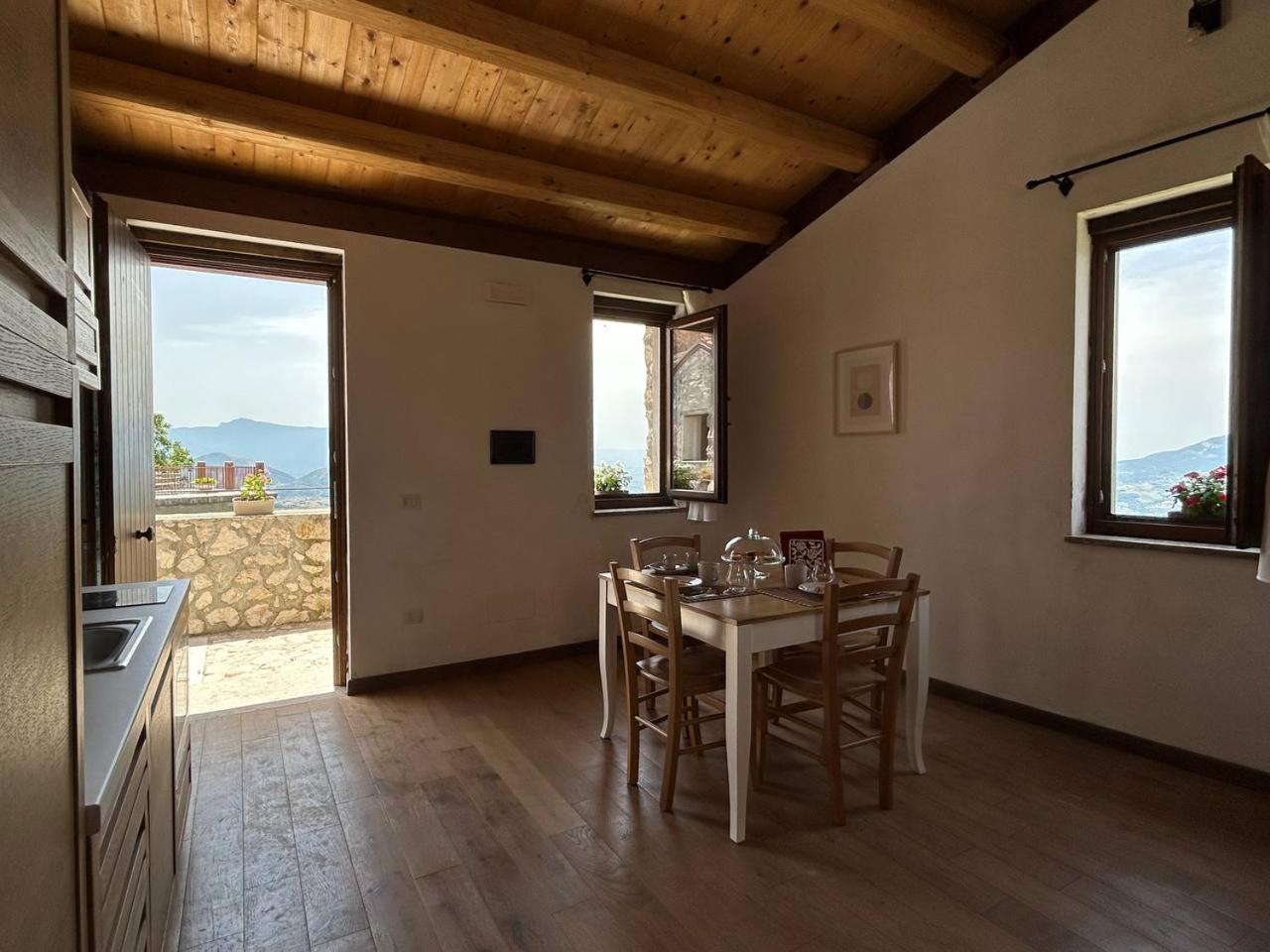 Il Borgo Dei Normanni Villa Colliano Exterior photo